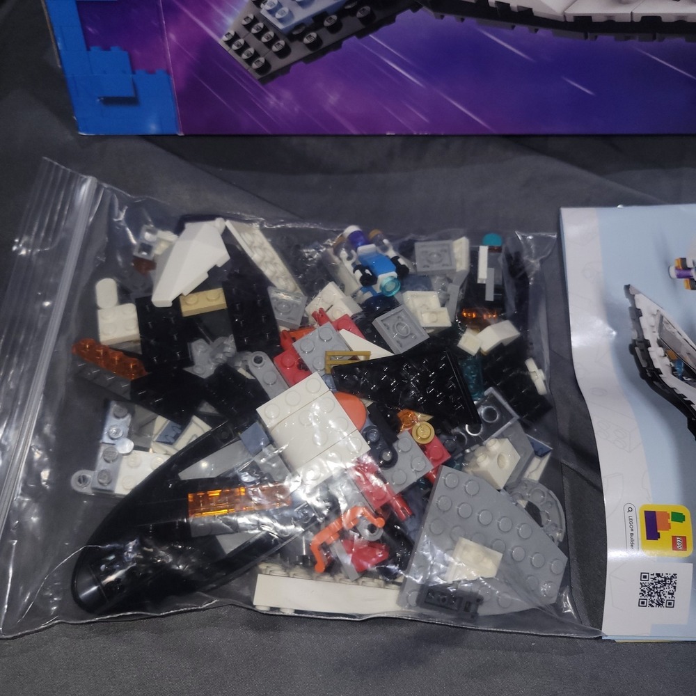 LEGO® City Interstellar Spaceship (60430) - Picture 2 of 5